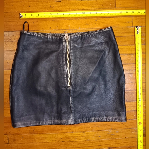 Oval Square leather skirt - Picture 1 of 4
